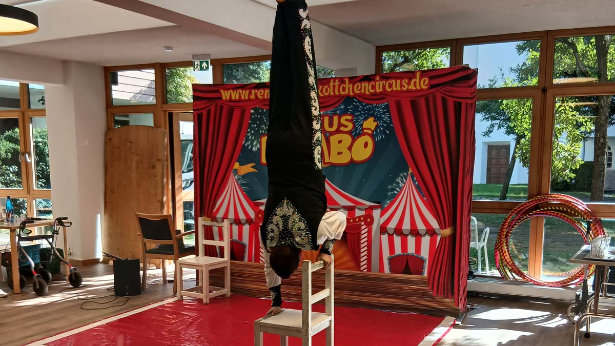 Vorschaubild: Blick auf die Zirkusbühne